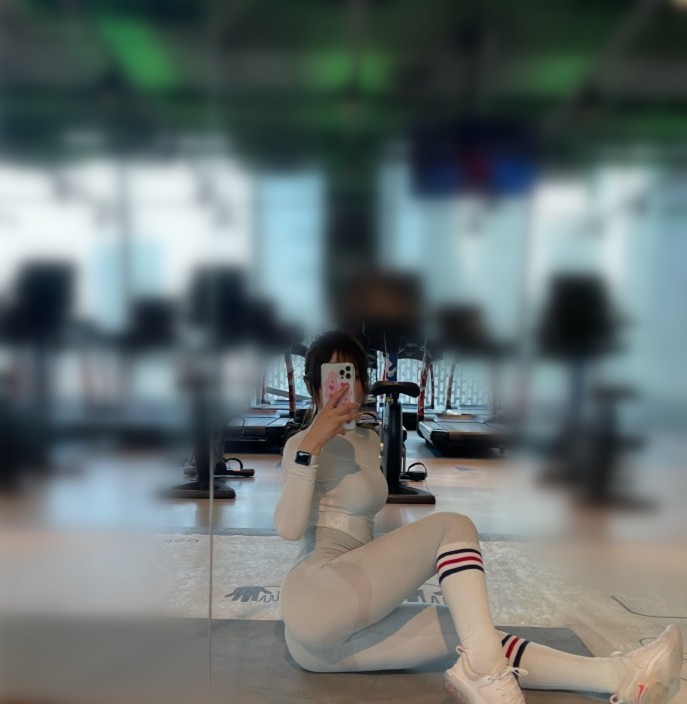 健身教練 白皙長腿美臀 教你床上健身 